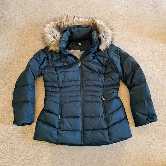 Calvin Klein Blue Puffer Jacket with Faux Fur Hood - Picture 13 of 13